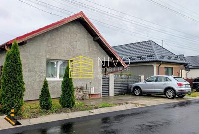 Casă individuală cu 3 camere cu Canalizare în Sântana de Mureș