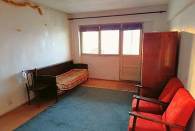 Apartament cu 3 camere decomandat în Lujerului