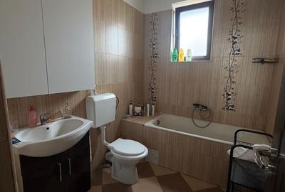 Casă cu 3 camere cu Canalizare în Central - 2