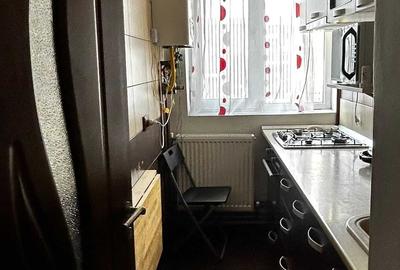 Apartament cu 2 camere semidecomandat în Micro 6