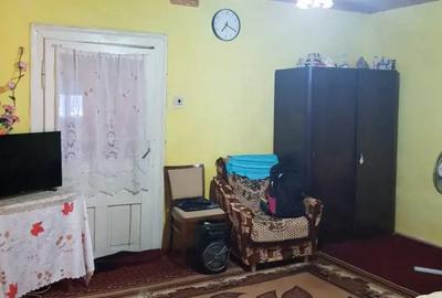 Casă cu 3 camere cu Teren 1400 Mp în Șicula