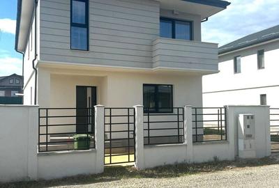 Casă cu 5 camere cu Teren 500 Mp în Corbeanca