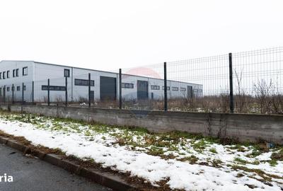 Spațiu comercial, de 1,800 mp, în Central - 3