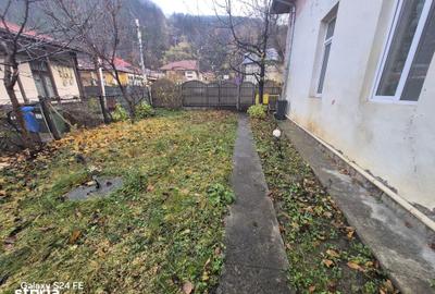 Casă cu Teren 972 Mp în Central