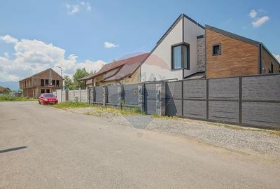 Casă individuală cu 4 camere cu Teren 387 Mp în Stupini - 2