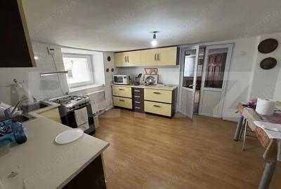 Casă cu 5 camere cu Teren 500 Mp în Central - 5
