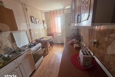 Apartament cu 2 camere decomandat în Simeria