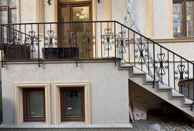 Casă individuală cu 3 camere cu Canalizare în P-ța Victoriei - 1