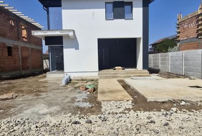 Casă cu 5 camere cu Teren 300 Mp în Central