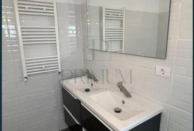 Casă cu 4 camere în Parța