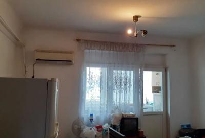 Garsonieră semidecomandată, mobilată în Iancului