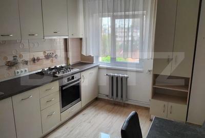Apartament cu 3 camere decomandat, mobilat în Mărăști
