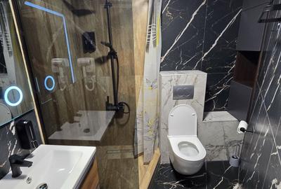 Casă cu 3 camere cu Teren 200 Mp în Central