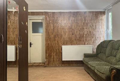 Casă cu 3 camere cu Teren 300 Mp în Central