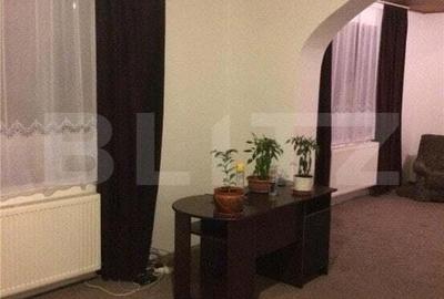 Casă cu 4 camere cu Teren 3250 Mp în Central - 2