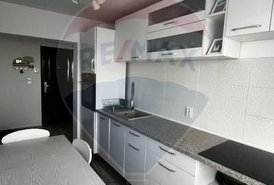 Apartament cu 3 camere decomandat în Calea București