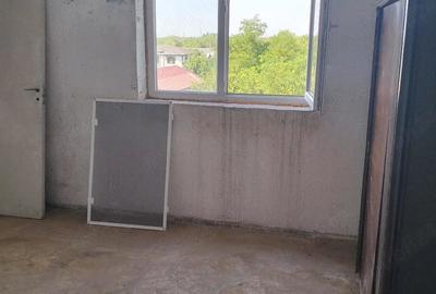 Apartament cu 2 camere nedecomandat în Central