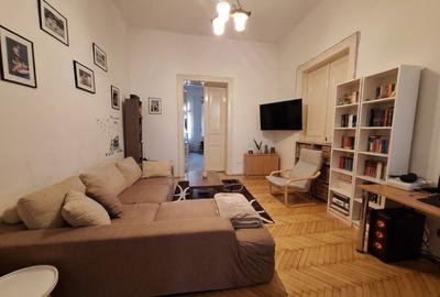 Apartament cu 4 camere circular, mobilat în P-ța Maria