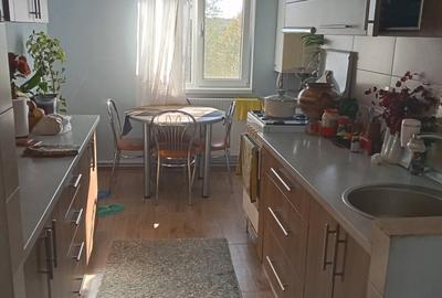 Apartament cu 2 camere decomandat în Micro 1 - 3