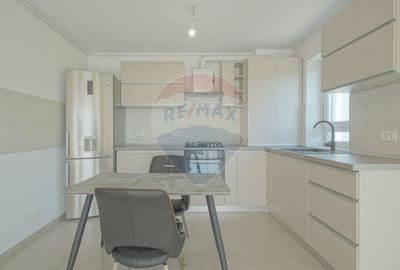 Apartament cu 2 camere semidecomandat în Tractorul - 3