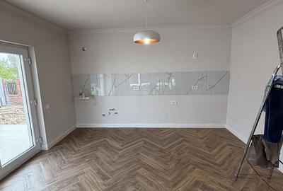 Casă cu 4 camere în Central