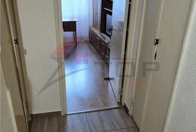 Apartament cu 3 camere decomandat în Podul de Fier