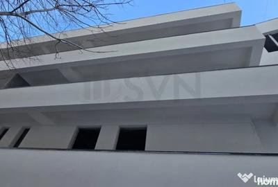 Apartament cu 4 camere semidecomandat în Central