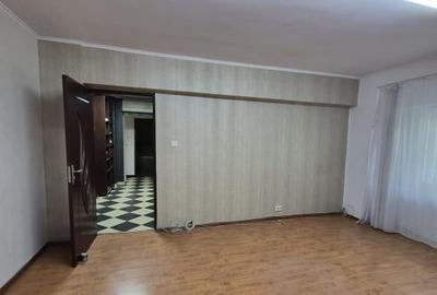 Apartament cu 3 camere decomandat, mobilat în Decebal - 5