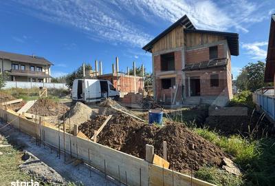Casă cu 4 camere cu Teren 300 Mp în Burdujeni