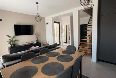 Duplex cu 4 camere cu Canalizare în Plopi