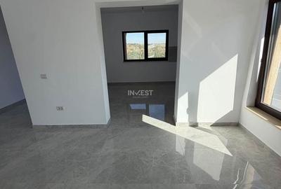 Casă cu 4 camere în Uricani