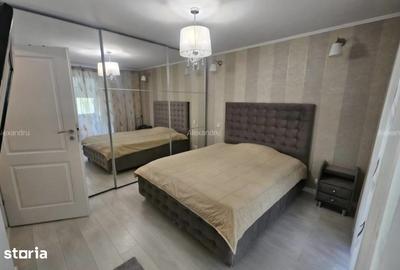 Apartament cu 4 camere decomandat în Drumul Taberei