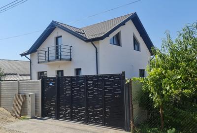 Casă cu 4 camere cu Teren 400 Mp în Berceni