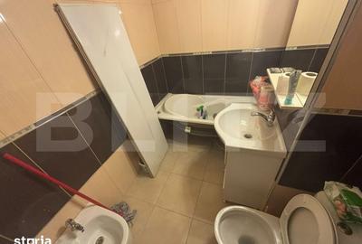 Apartament cu 3 camere decomandat în Micro 11
