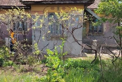 Casă cu 3 camere cu Teren 2800 Mp în Calea București