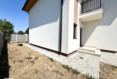 Casă cu 4 camere în Sânandrei