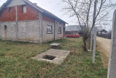 Casă cu 2 camere cu Teren 250 Mp în Central - 2