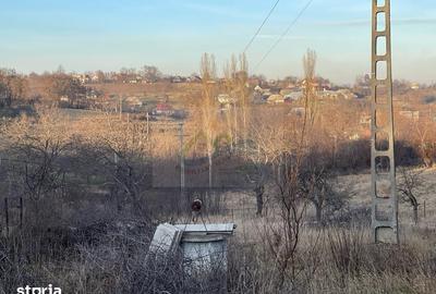 Casă cu 3 camere cu Teren 3700 Mp în Bunești