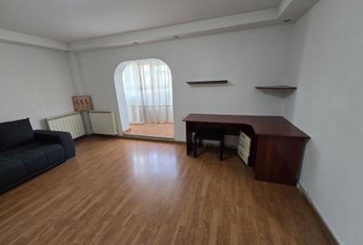 Apartament cu 2 camere decomandat în Eroii Revoluției