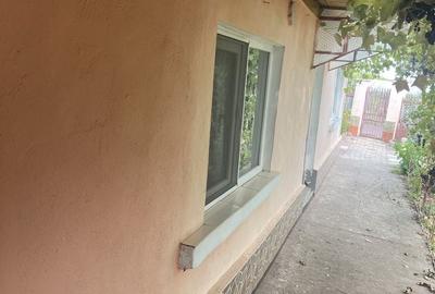 Casă cu 4 camere în Gălățui
