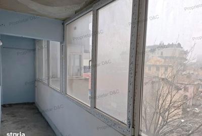 Apartament cu 3 camere decomandat în Titulescu - 10