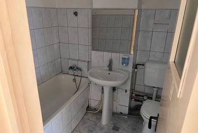 Apartament cu 2 camere decomandat în Obor