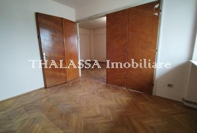 Apartament cu 4 camere decomandat în Ultracentral