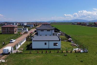 Casă cu 4 camere în Central