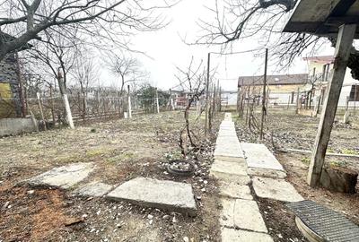 Casă individuală cu 4 camere cu Canalizare în Dorobanților