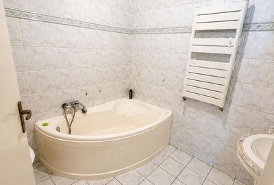 Apartament cu 4 camere decomandat în 13 Septembrie
