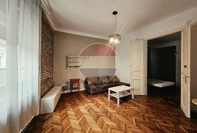 Apartament cu 3 camere semidecomandat, mobilat în Central - 1