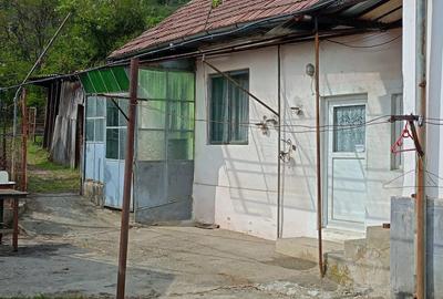 Casă cu Teren 85 Mp în Bujoreni - 1