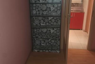 Apartament cu 3 camere semidecomandat în Central - 1