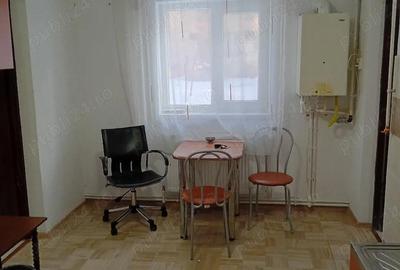 Apartament cu 2 camere decomandat în Petros - 2